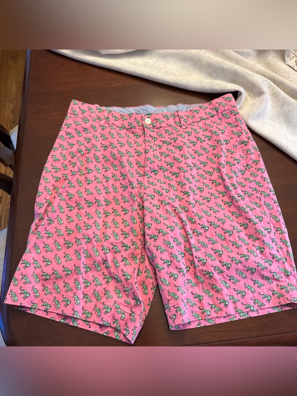 Polo Ralph Lauren Golf Men’s Pink w/Green Leopards Shorts Men’s Size 32 Preppy